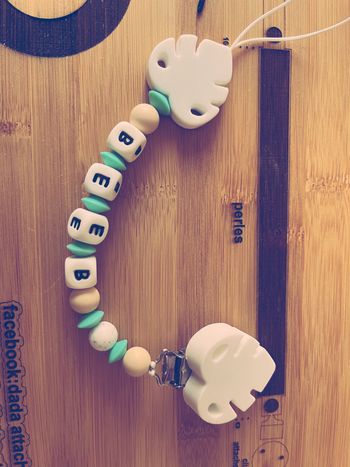 Attache tétine personnalisé