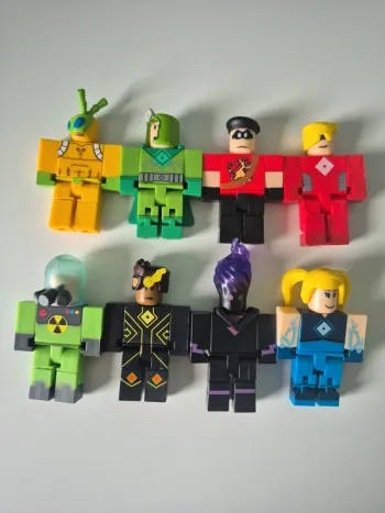 Lot de 8 figurines Roblox
