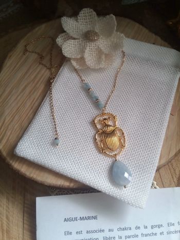 Collier scarabée et pierre aigue marine naturelle