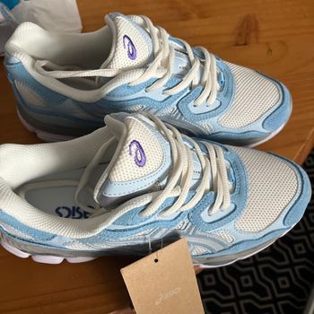 Asics 43