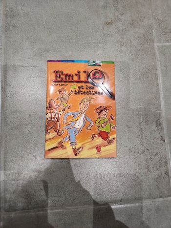 Livre : Emile et les détectives