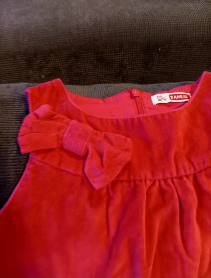 Robe rouge, 3 ans, 36 mois. DPAM. - photo numéro 2