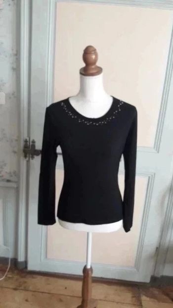 T shirt manches longues vintage 1 2 3 taille 34 /36 en très bon état .