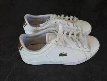 14 € Lacoste Carnaby Junior taille 35