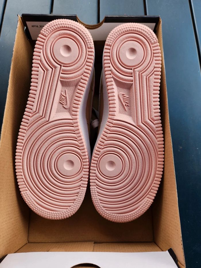 Nike air force 1 low retro Taille 40 neuves beige rose - photo numéro 8