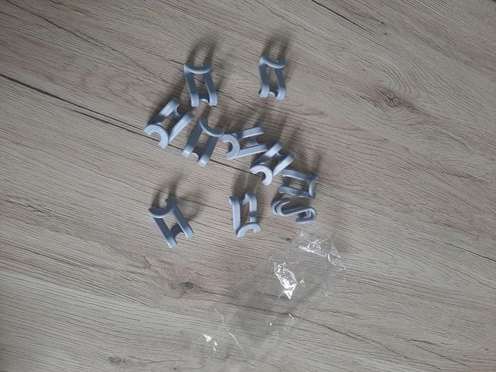 Lot attaches pour cintres