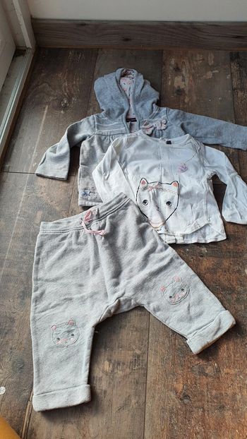 Ensemble Sergent major 9 mois en très bon état 👌