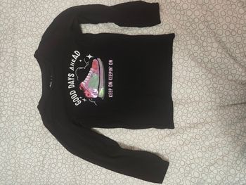 T shirt manches longues noir motif pailleté