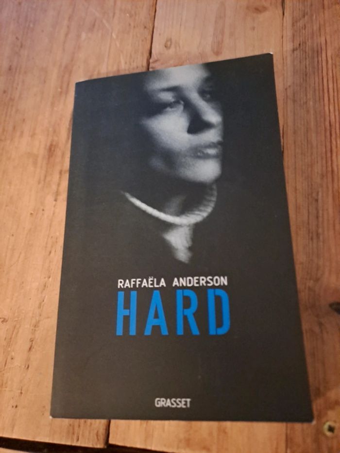 Livre Hard, Raffaëla Anderson