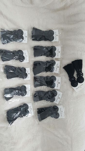 Lot 12 paires de boucles d'oreilles