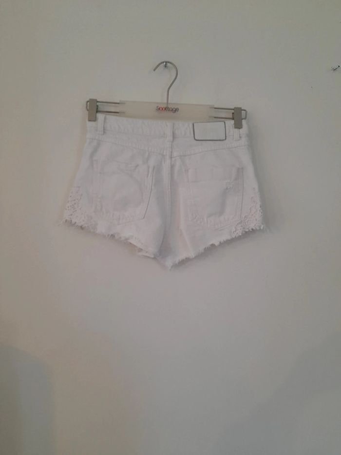 Short blanc en jeans. Taille 34. - photo numéro 5