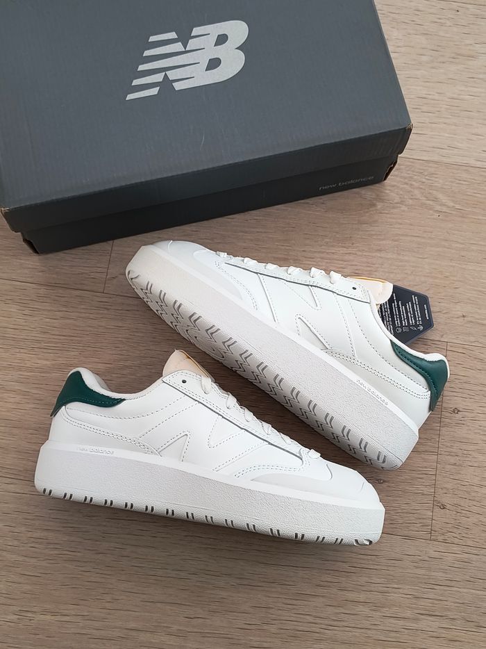 Chaussures plateforme New Balance taille 39.5 neuves - photo numéro 4