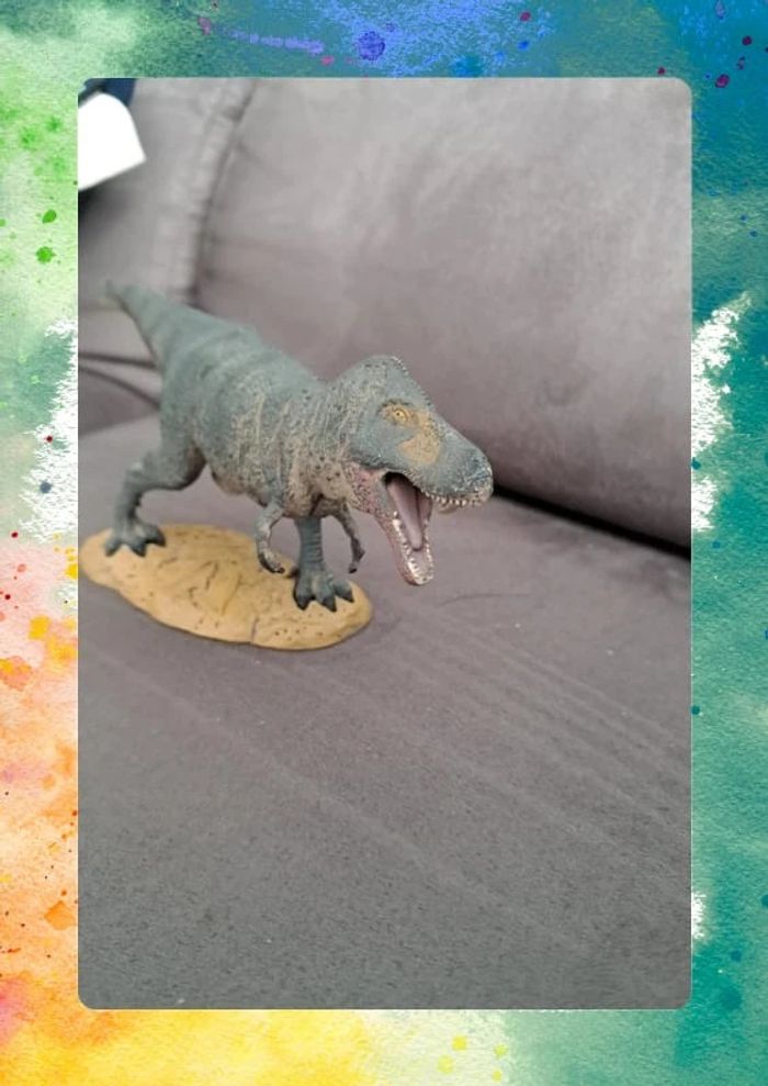 Dinosaure sur socle - photo numéro 2