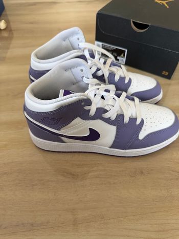 Air Jordan 1 Mid
