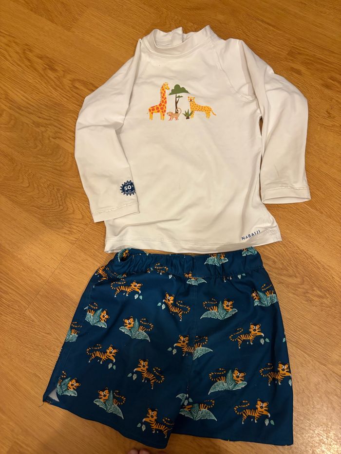Tenue de bain et maillot en 4 ans