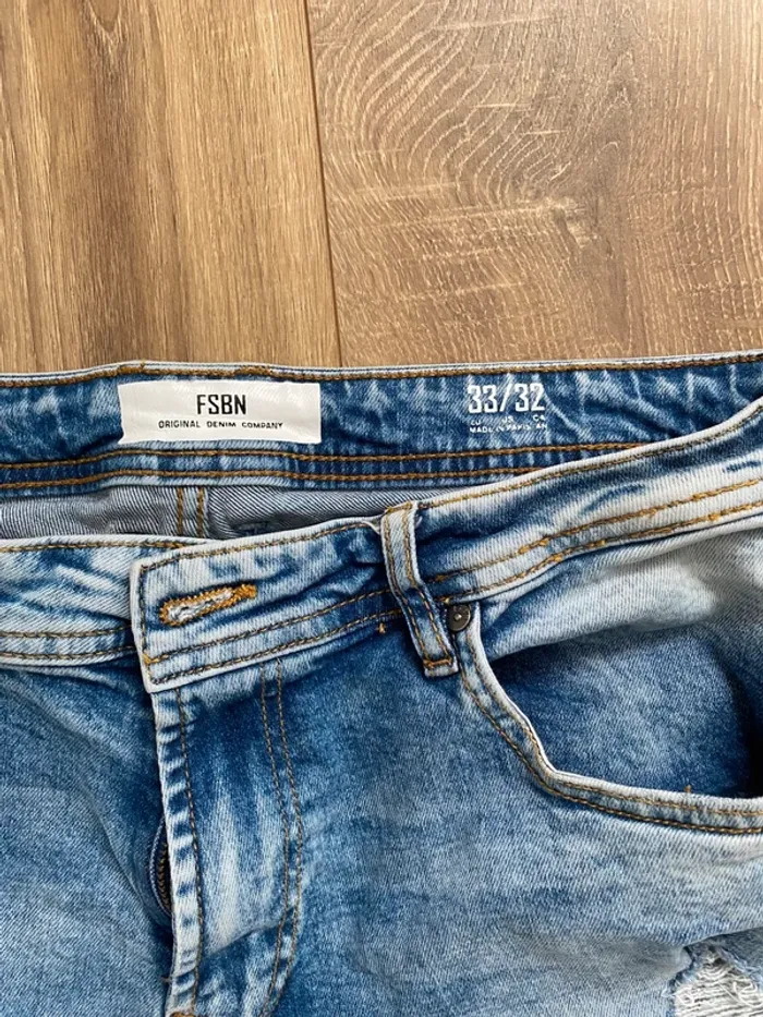Jean troué homme 33/32 - photo numéro 2
