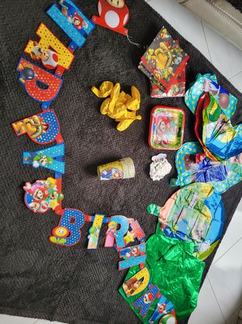 Vends lot décoration anniversaire Mario