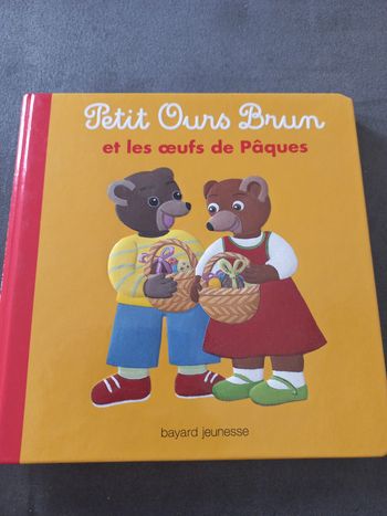 Livre bébé petit ours brun et les œufs de paques