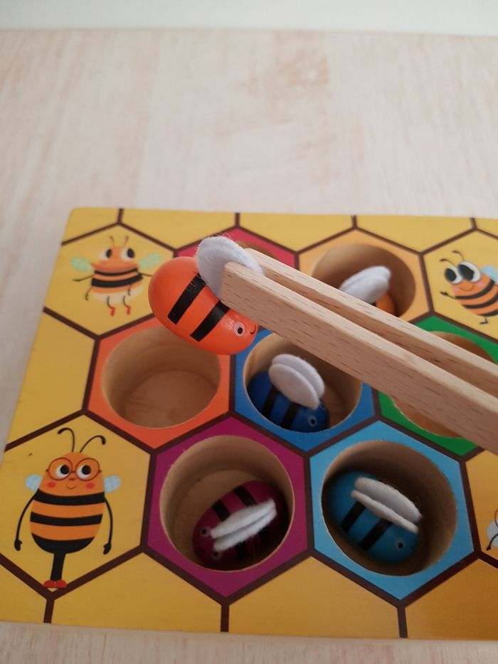 Jeu de tri en bois nid d'abeilles de couleurs - photo numéro 8