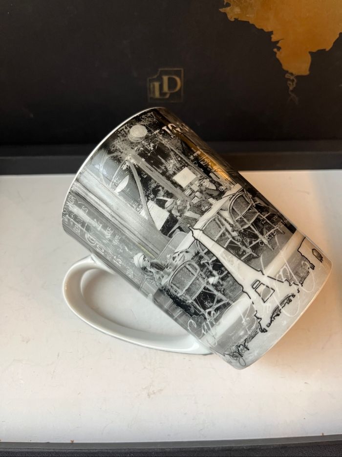 Magnifique mug Paris Easy Life Dora Papis - photo numéro 6