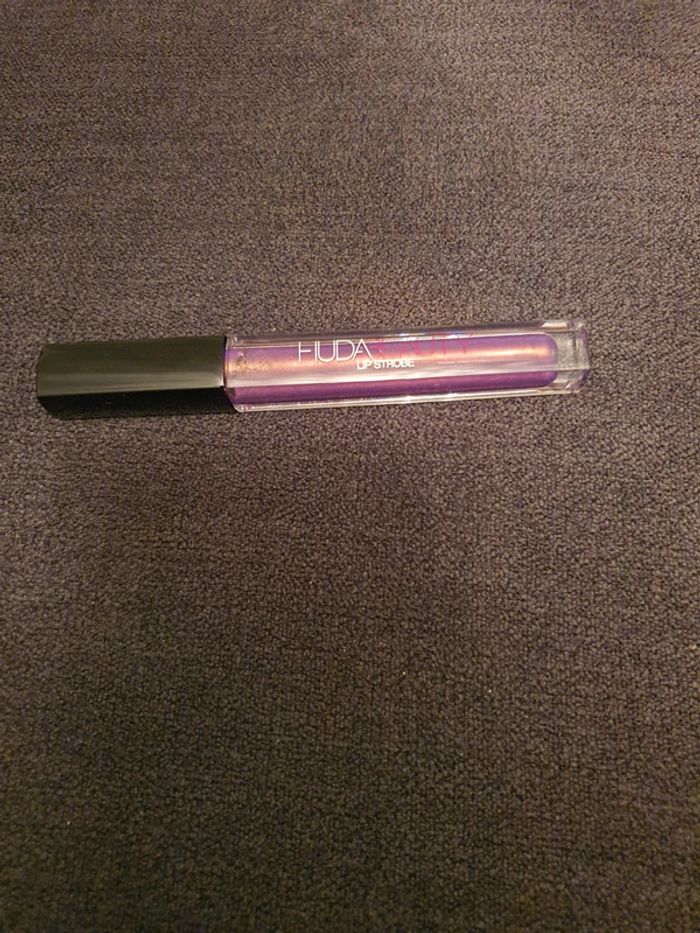 Gloss Huda Beauty neuf