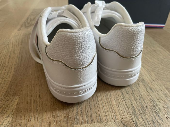 Basket neuve tommy Hilfiger 37 - photo numéro 3