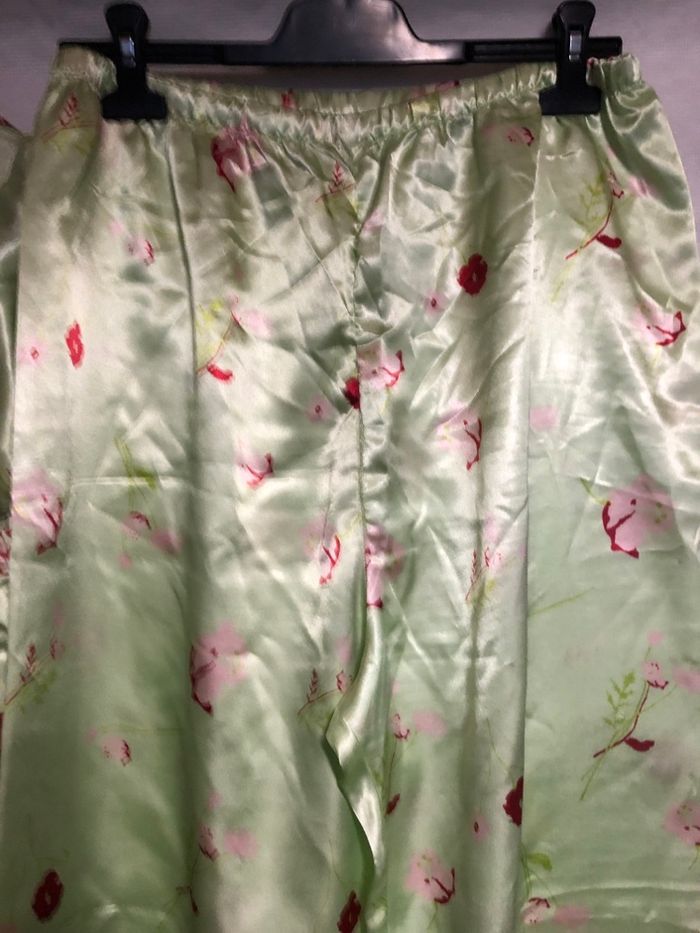 Ensemble de nuit femme 46/48 - photo numéro 7