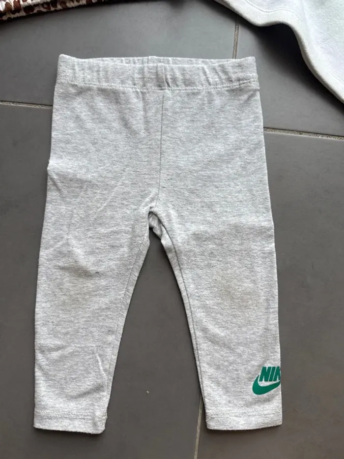 Ensemble Nike 12 mois - photo numéro 2