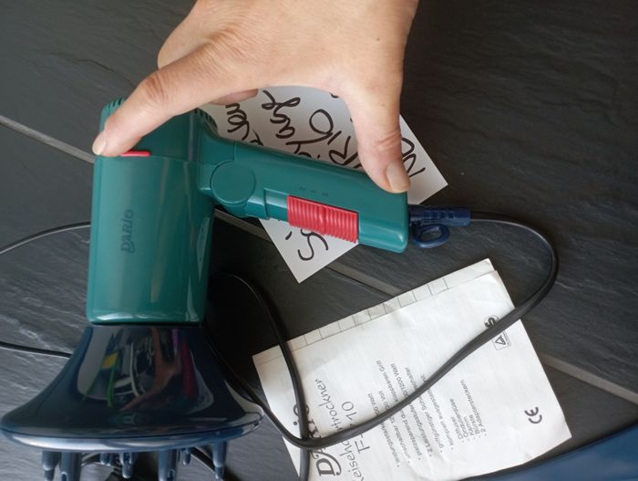 Sèche cheveux de voyage Dario neuf avec accessoires - photo numéro 6