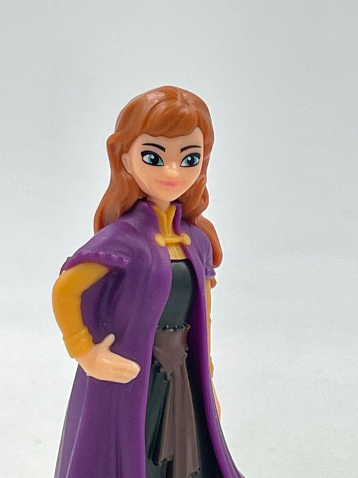 Figurine Disney Princesse reine des neiges Elsa 14 cm - photo numéro 4