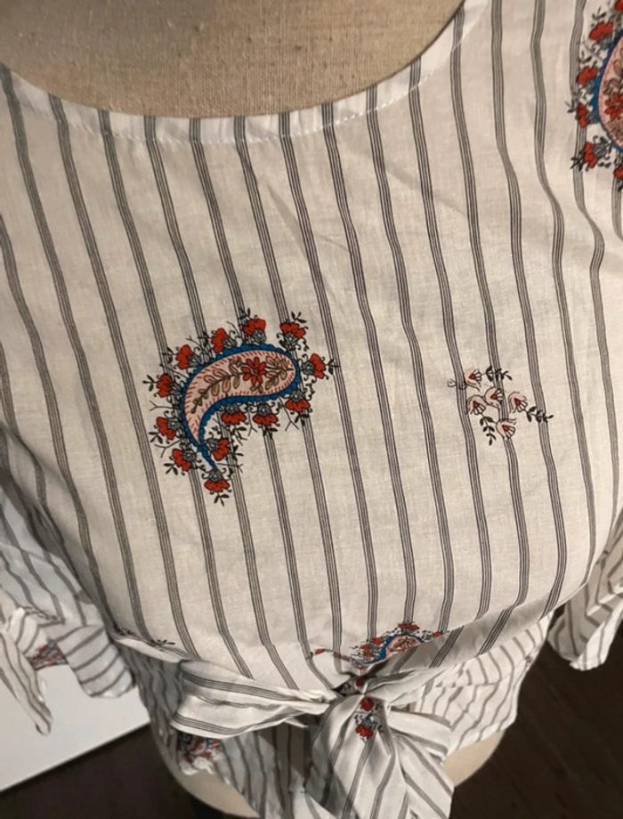 Chemisier Sweet Wanderer rayé à motifs cachemire et noué à la taille - Taille S- Neuf avec étiquette - photo numéro 2
