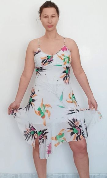 Jolie robe longue asymetrique