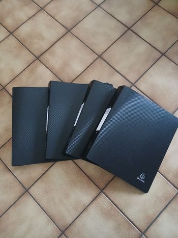 4 classeur souple neuf