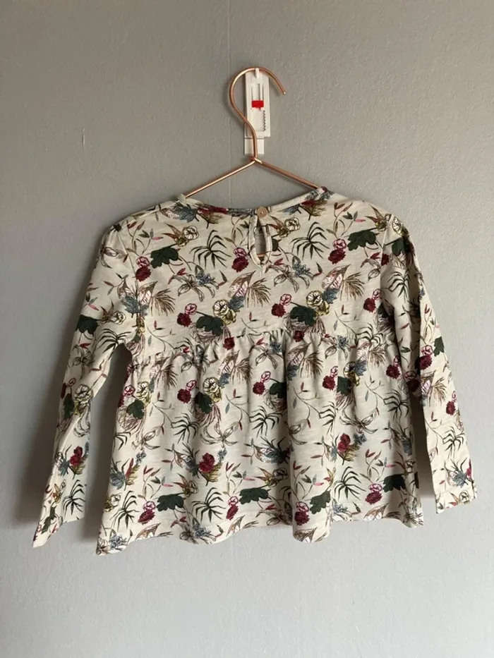 T-shirt manches longues fille Zara 2/3 ans – Motif floral – Très bon état - photo numéro 4