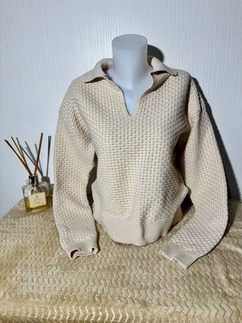 Pull beige avec col en V Kiabi taille M