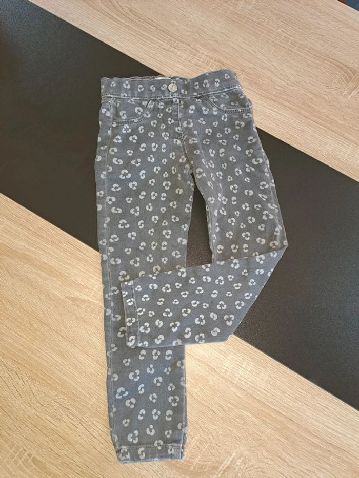 Jeans, taille 2 ans, du pareil au même