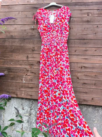 Robe longue magique extensible fleurie rouge et blanche à fleurs TU 38 à 52