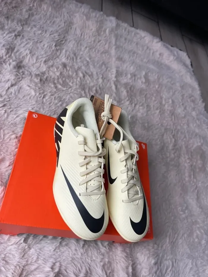 Crampons Nike vapor 15 - photo numéro 3