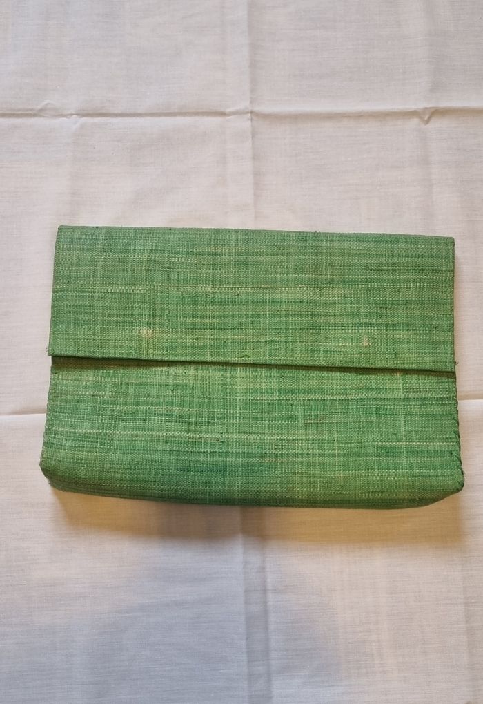 Pochette en rafia Obruni