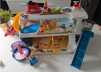 Playmobil Bateau de croisière + scène artiste + moteur