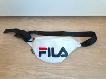 Sac banane Fila blanche comme neuve