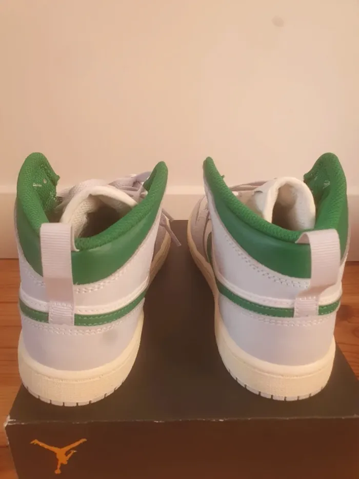 Nike Air Jordan 1 "Pine Green "33.5" - photo numéro 5