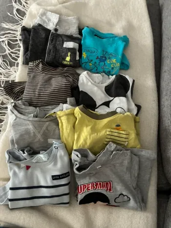 Lot de 8 hauts maillots t-shirt manche longue 12 mois