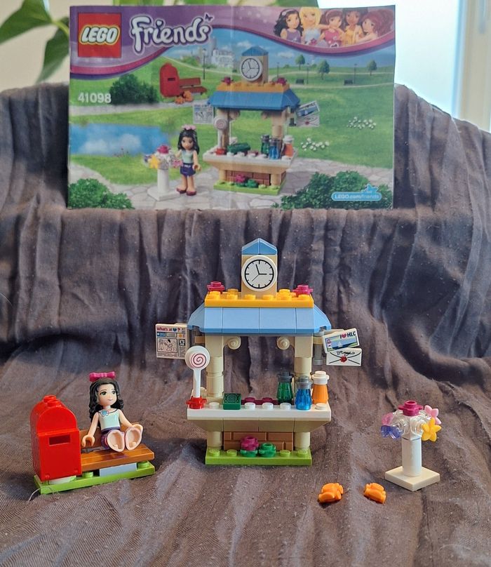 Lego Friends, le Kiosque d'Emma - photo numéro 6