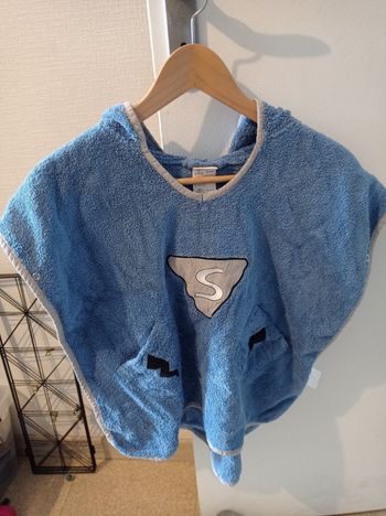 Cape de bain super héro Vertbaudet