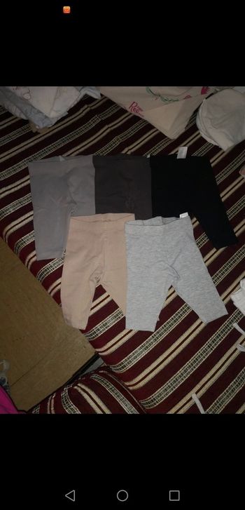 Lot 5 leggings fille. H&M. 1 mois