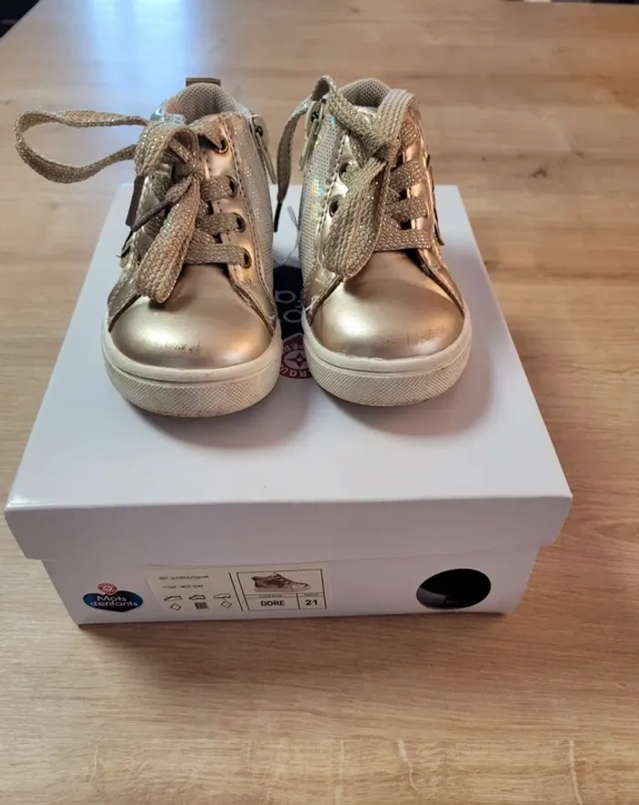 Baskets montantes dorées fille taille 21 - photo numéro 3
