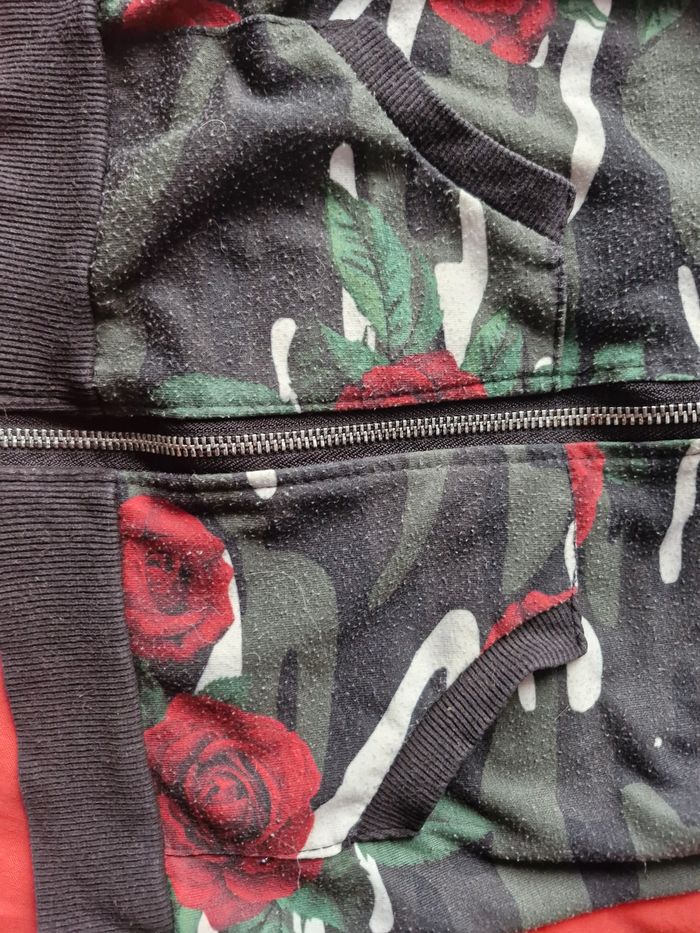 Superbe veste zippée camouflage et roses - photo numéro 5