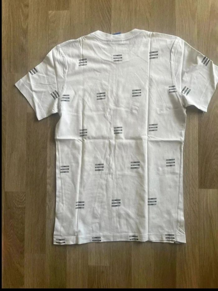 Très beau tee shirt ADIDAS homme taille L - photo numéro 2