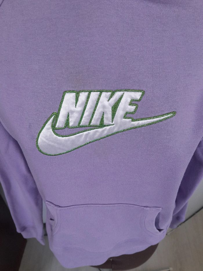 Très beau sweat Nike brodé pièce rare taille xs ou s ou m - photo numéro 2